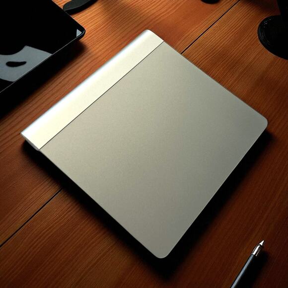 Apple A1339  Wireless Magic Trackpad 1 Silver - Tested and Working - Picture 1 of 9